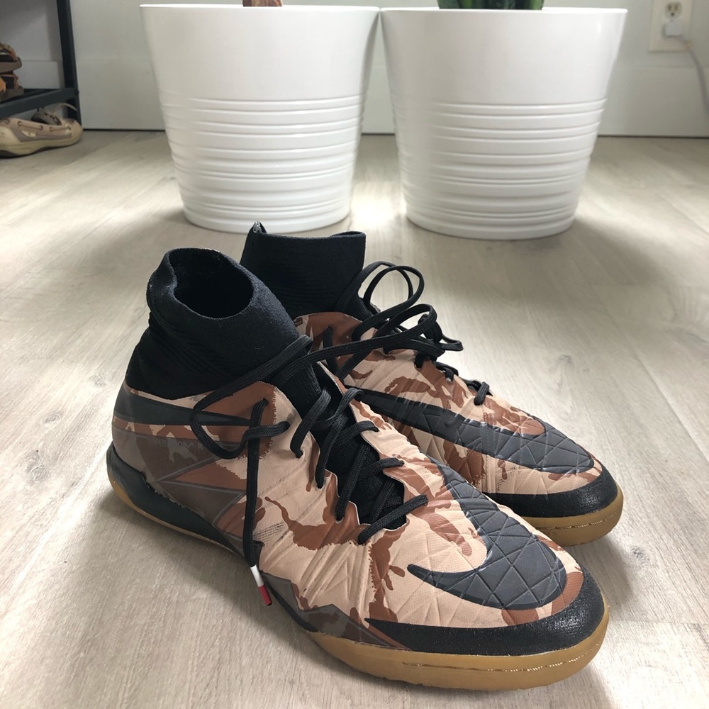 Nike Hypervenom indoor soccer shoes futsal